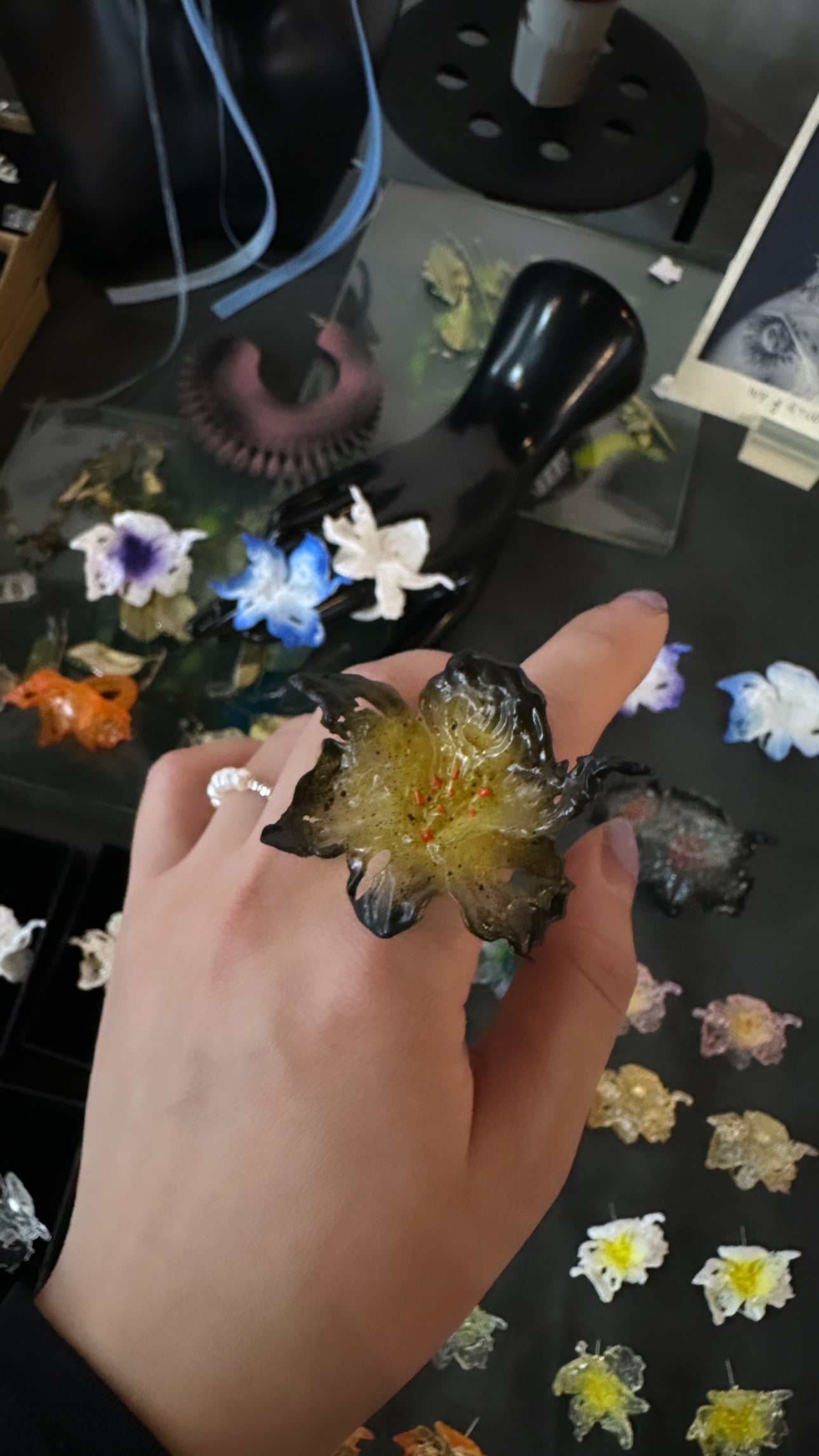 Daffodil Flower Ring Nº1 - Black Edge & Yellow