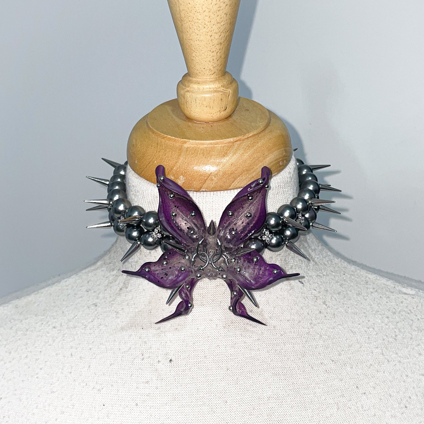Spiked Dark Angel Orchid Pearl Choker