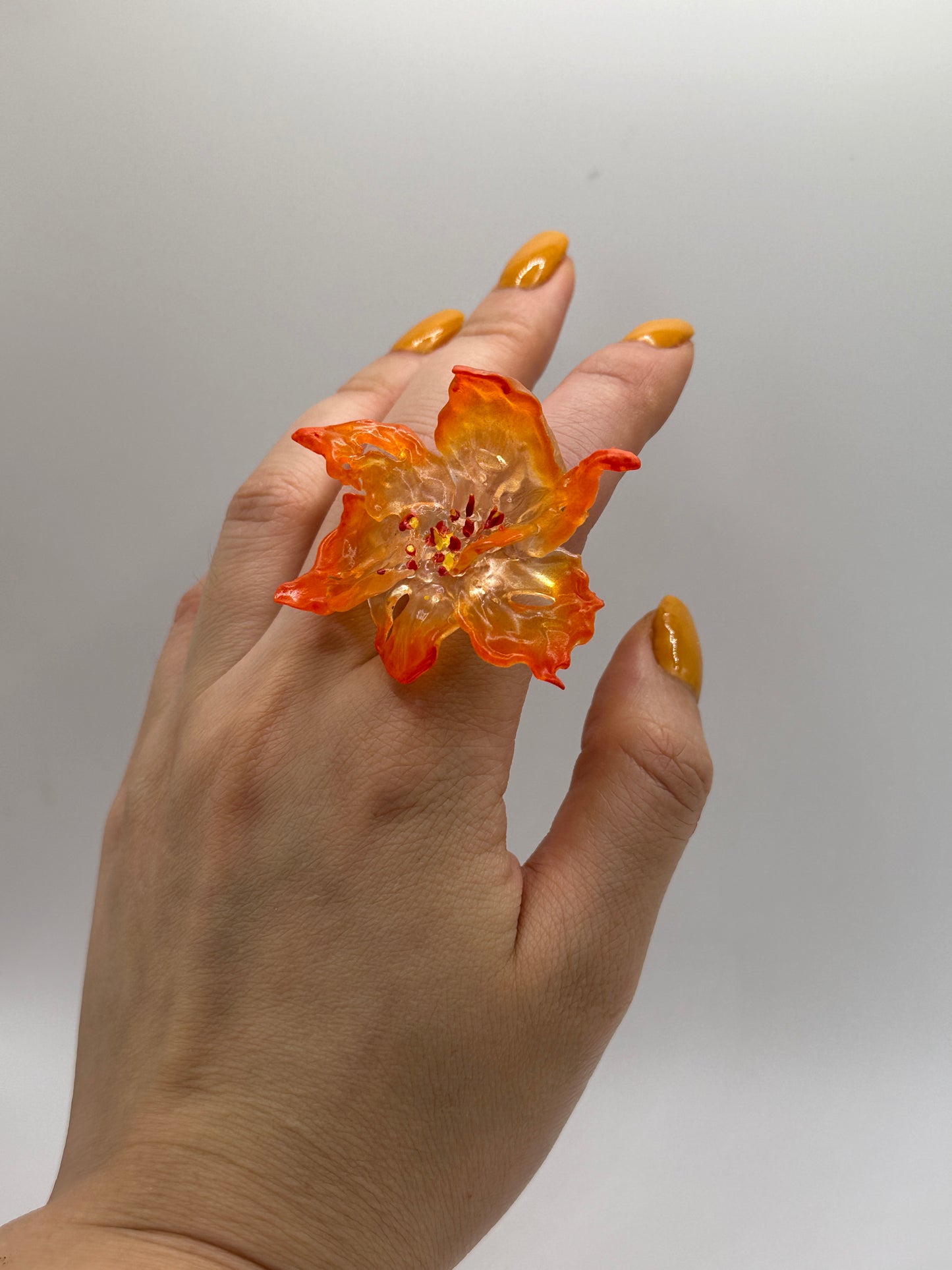 Daffodil Flower Ring Nº1 - Burnt Orange Edge