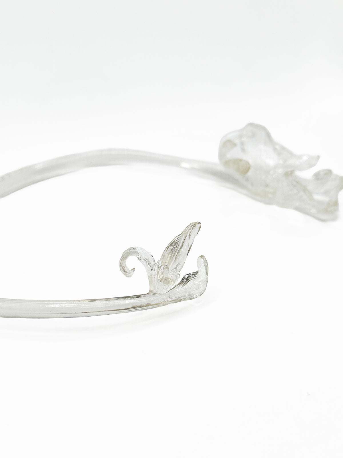 Clear Shy Gloriosa Choker