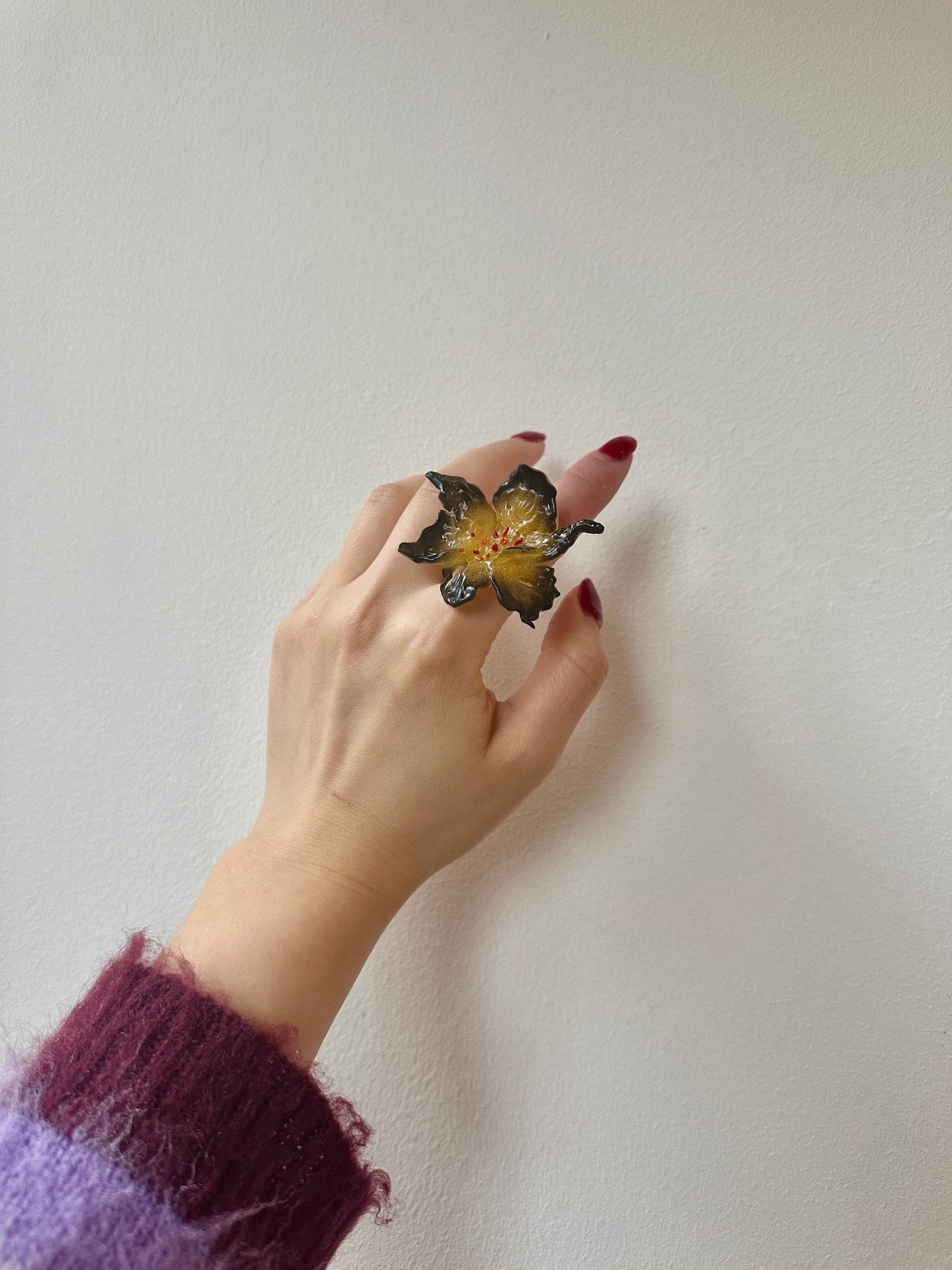 Daffodil Flower Ring Nº1 - Black Edge & Yellow