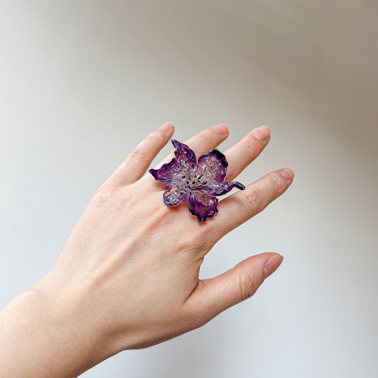Daffodil Flower Ring Nº1 - Dark Angel