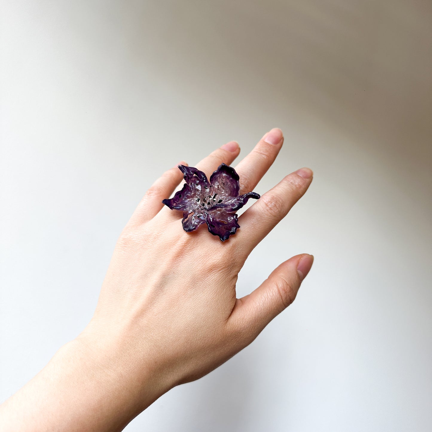 Daffodil Flower Ring Nº1 - Dark Angel