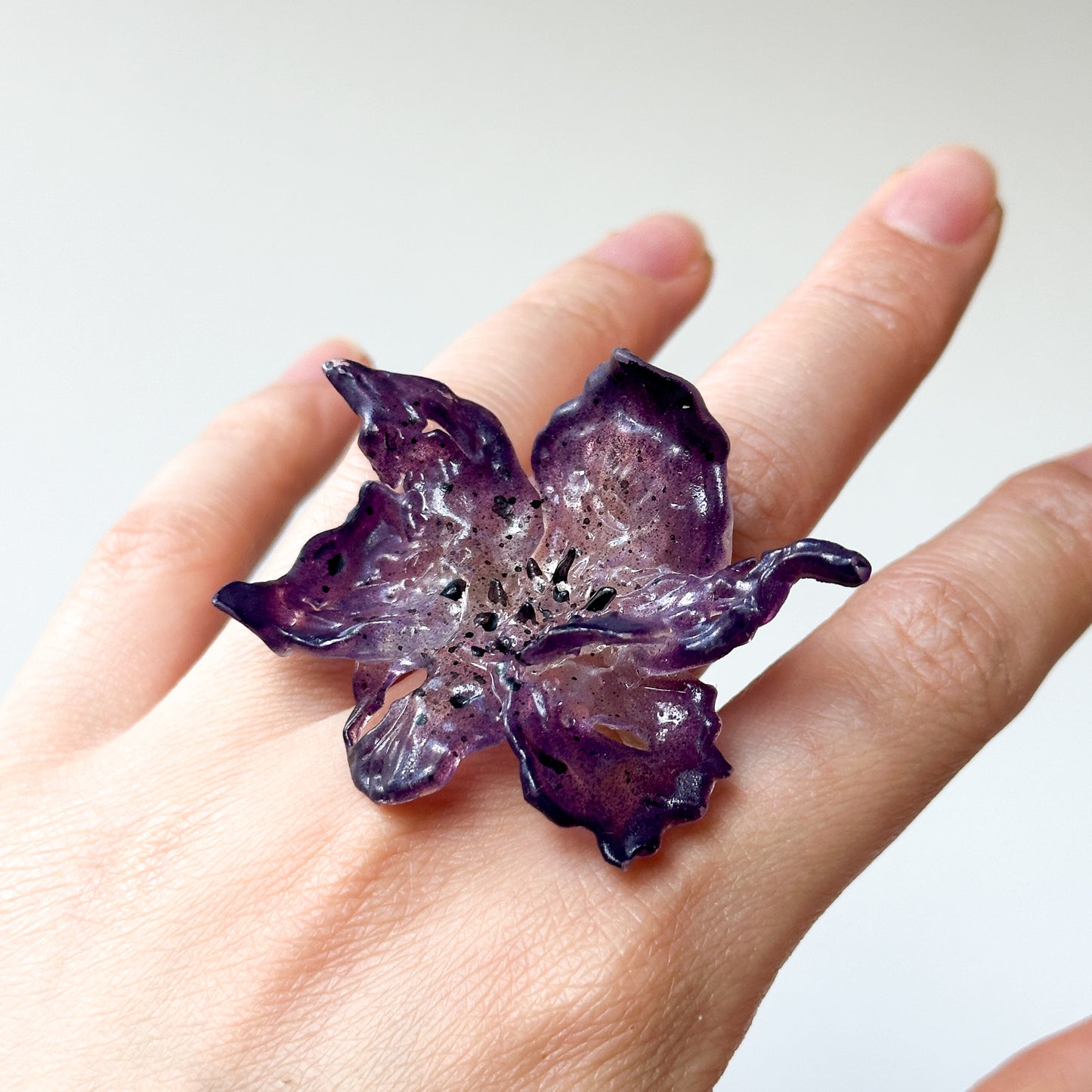 Daffodil Flower Ring Nº1 - Dark Angel