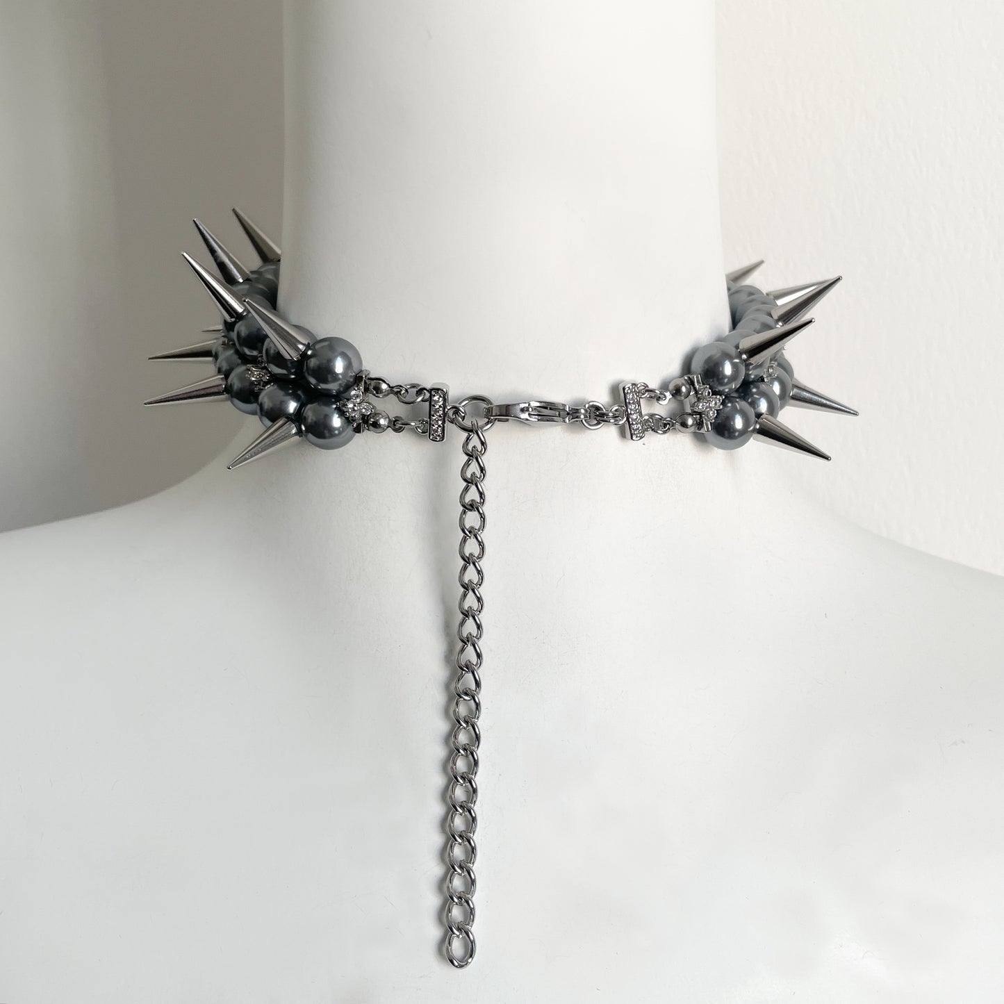 Spiked Dark Angel Orchid Pearl Choker