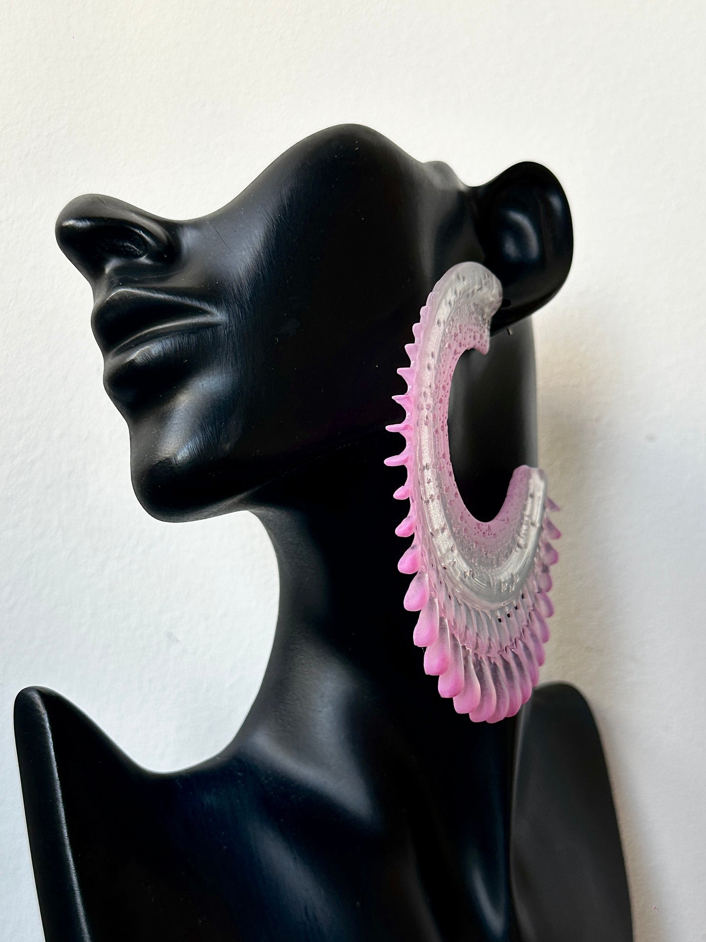 Resilient Passiflora Arc Earrings - Sakura