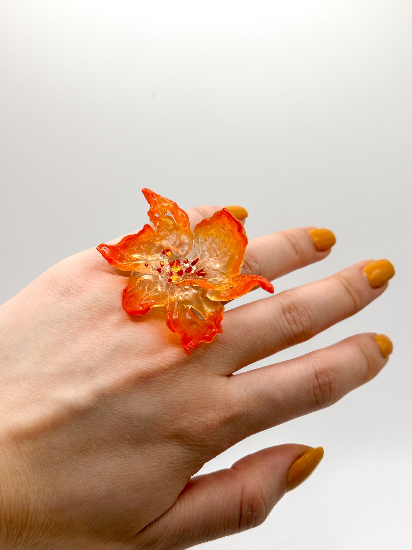 Daffodil Flower Ring Nº1 - Burnt Orange Edge