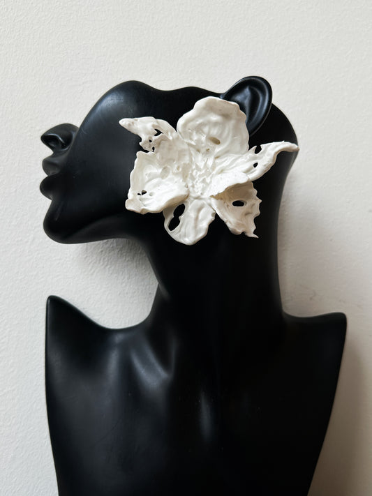 White Blossom Mega Flower Daffodils Earrings