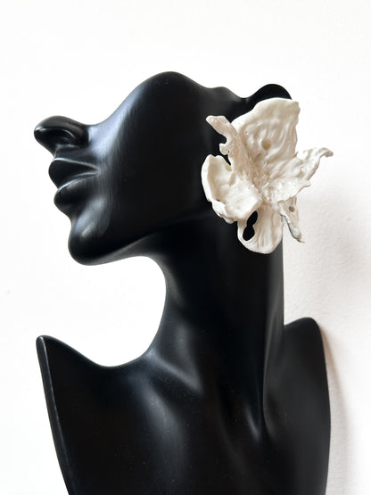 White Blossom Mega Flower Daffodils Earrings