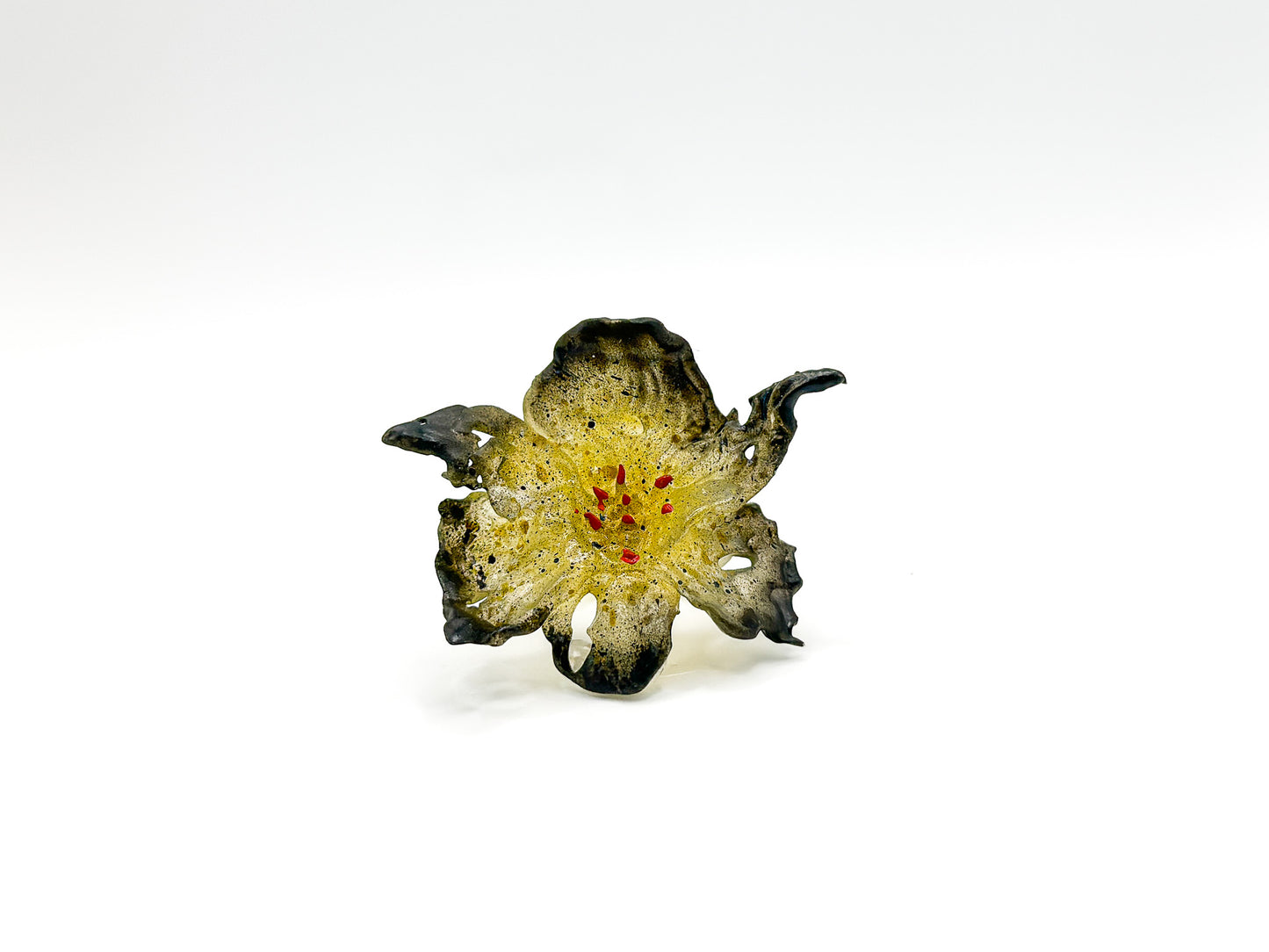 Daffodil Flower Ring Nº1 - Black Edge & Yellow