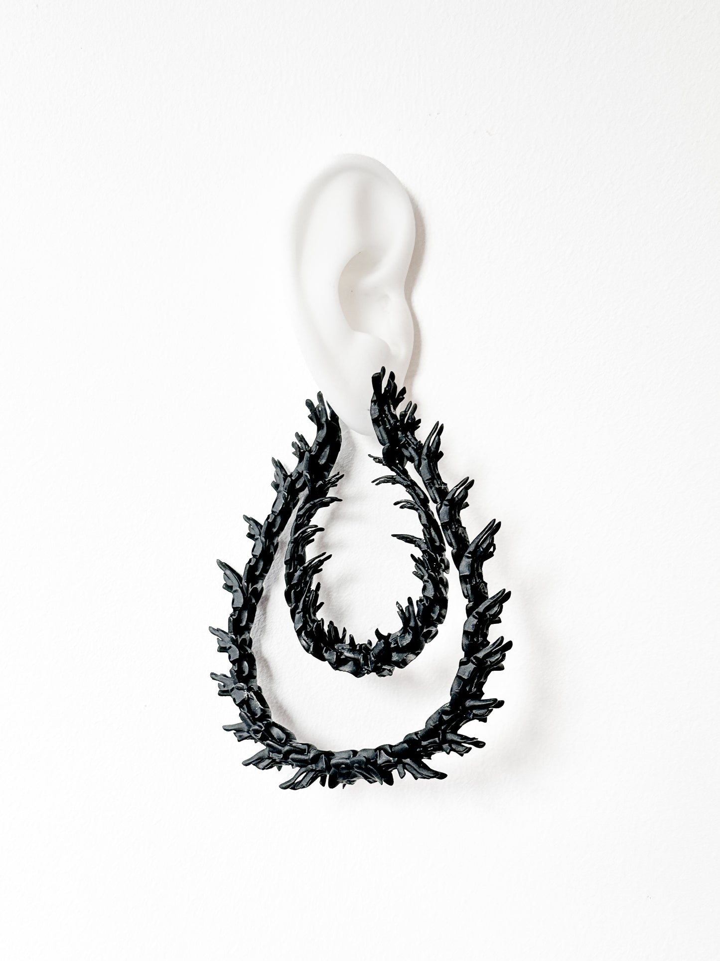 Ocean Coral Spine Earrings - Black