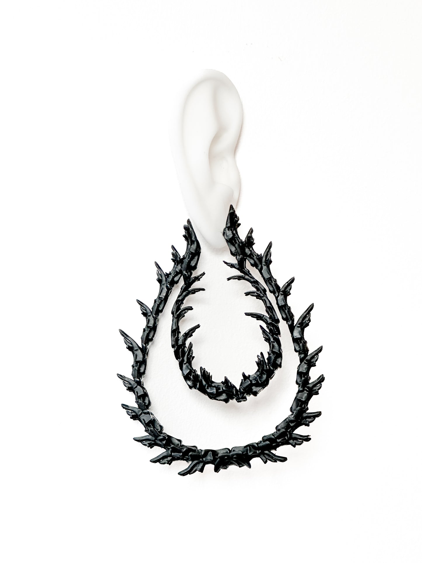 Ocean Coral Spine Earrings - Black