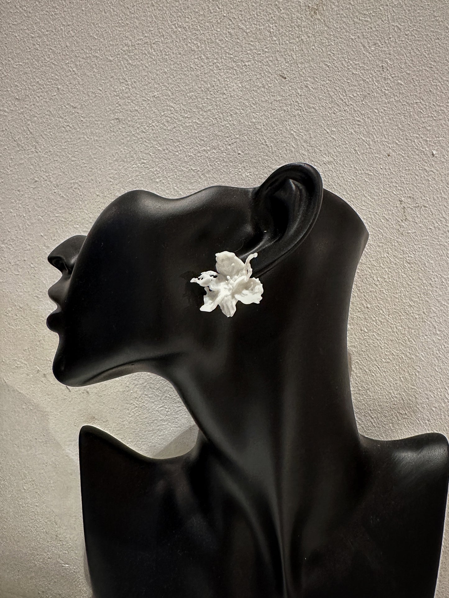 Mini Daffodils Earrings - White
